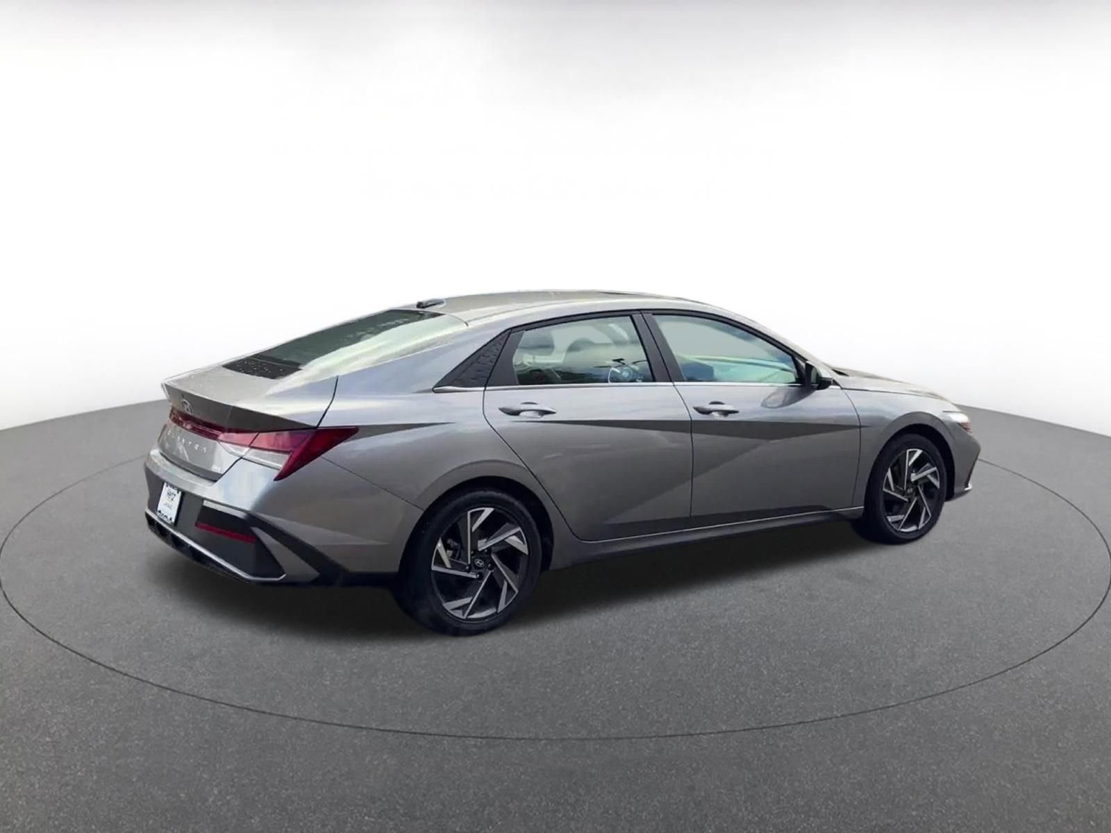 Thumbnail: 2025 Hyundai Elantra - 15
