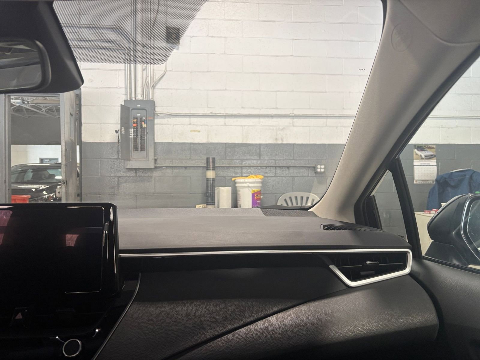 Thumbnail: 2025 Toyota Corolla - 35