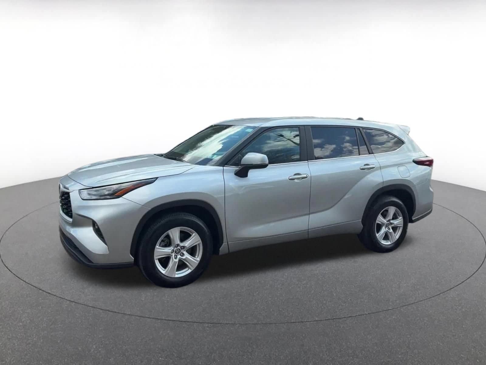 Thumbnail: 2025 Toyota Highlander - 4
