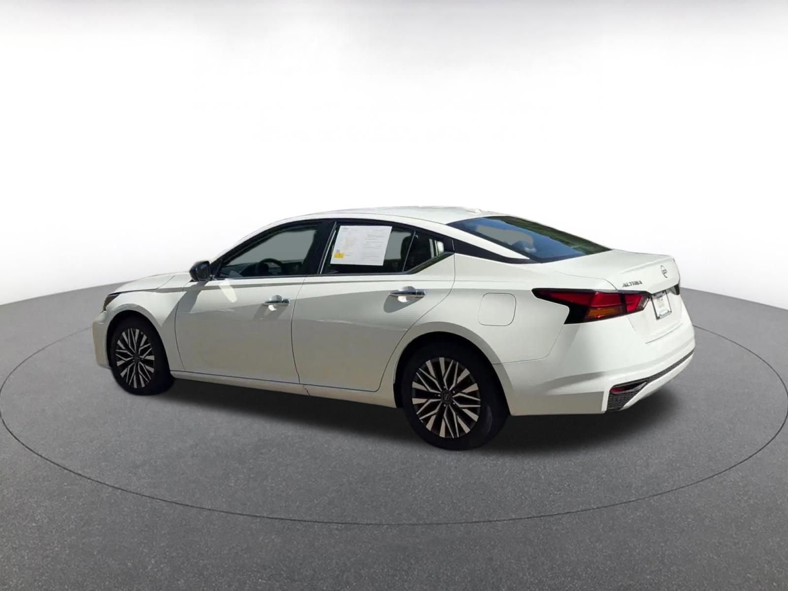 Thumbnail: 2025 Nissan Altima - 10