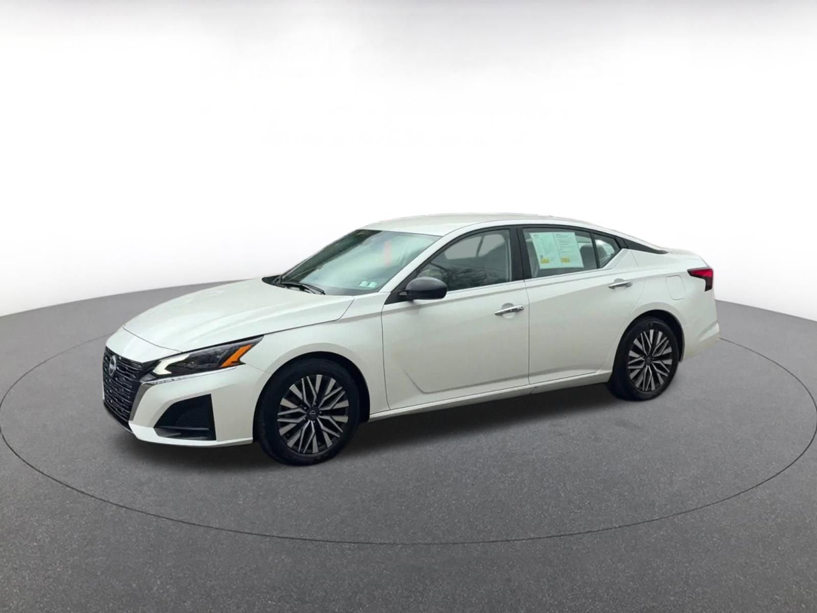 Thumbnail: 2025 Nissan Altima - 8
