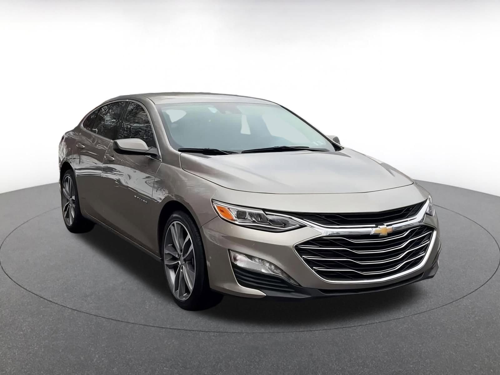 Thumbnail: 2024 Chevrolet Malibu - 3