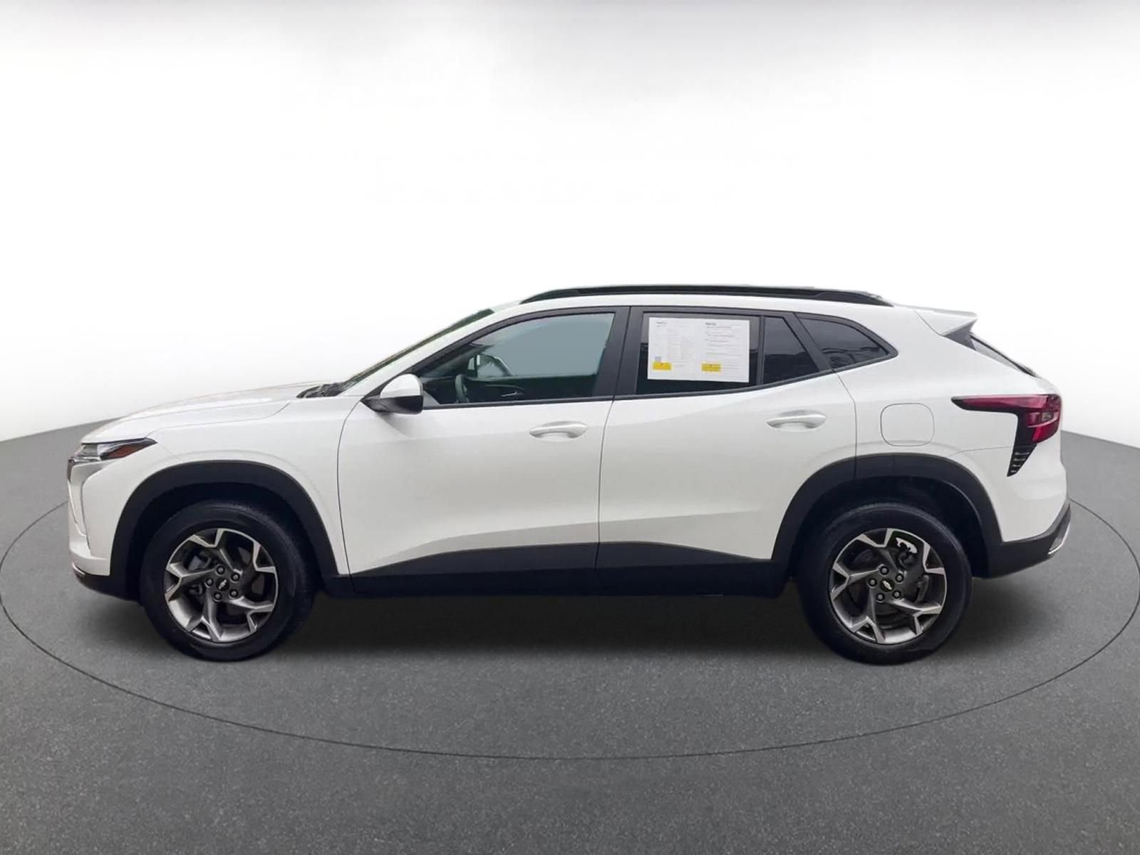 Thumbnail: 2025 Chevrolet Trax - 9