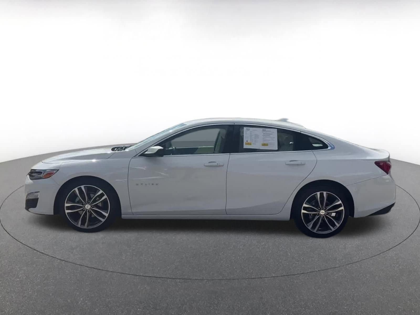 Thumbnail: 2024 Chevrolet Malibu - 9