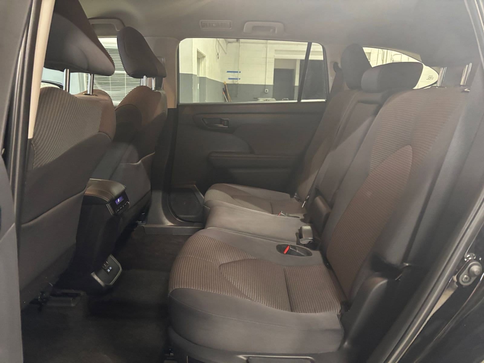 Thumbnail: 2025 Toyota Highlander - 28