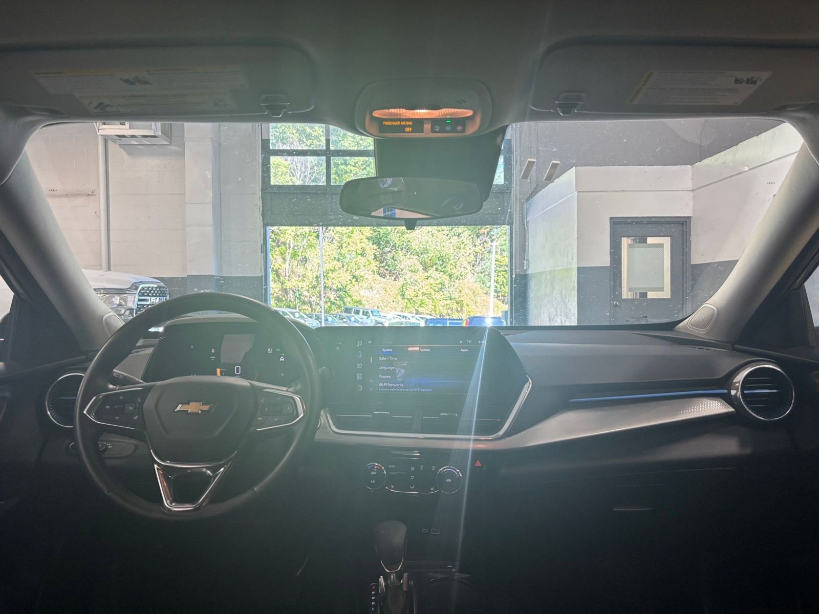 Thumbnail: 2024 Chevrolet Trax - 31