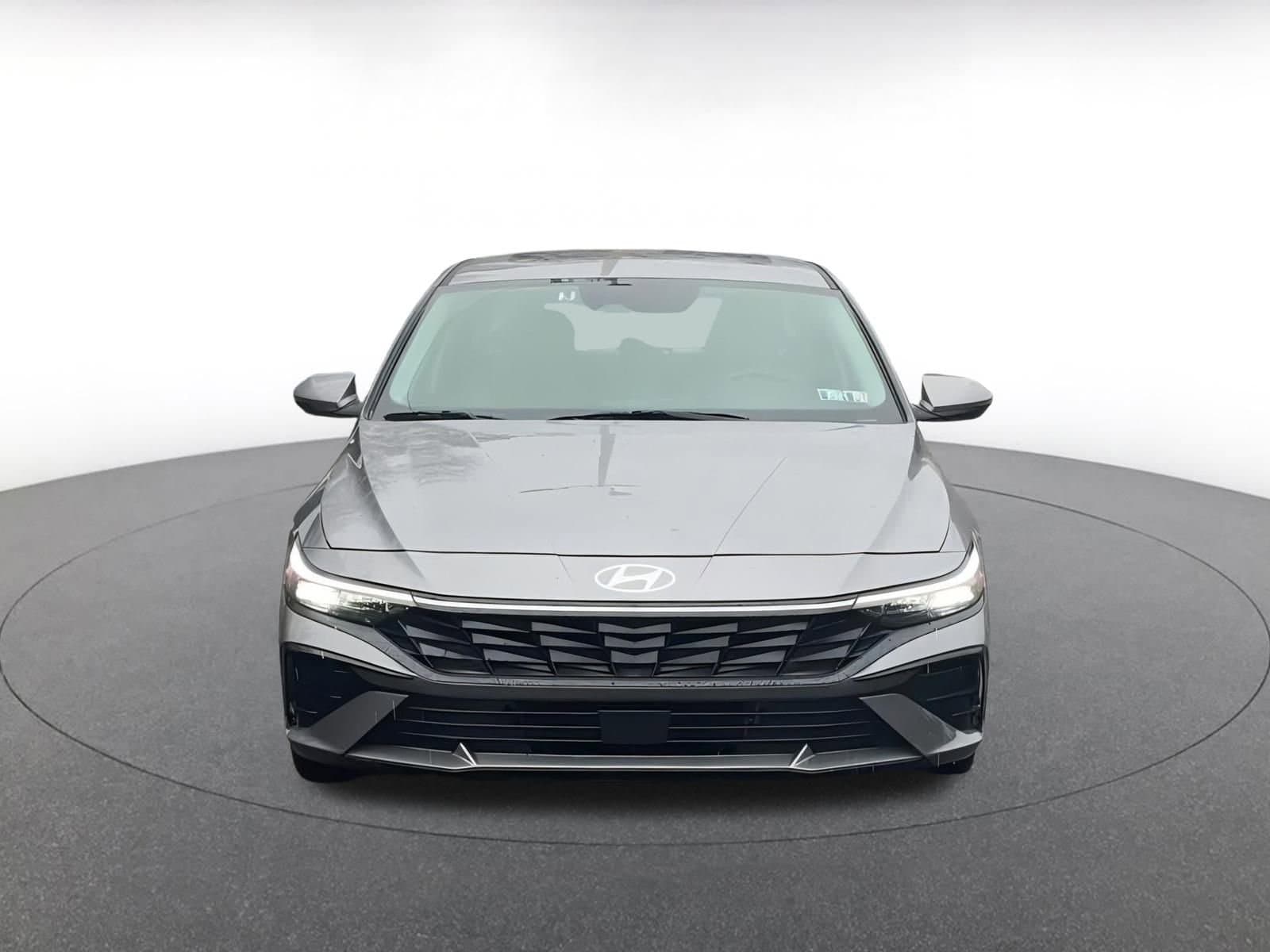 Thumbnail: 2025 Hyundai Elantra - 4