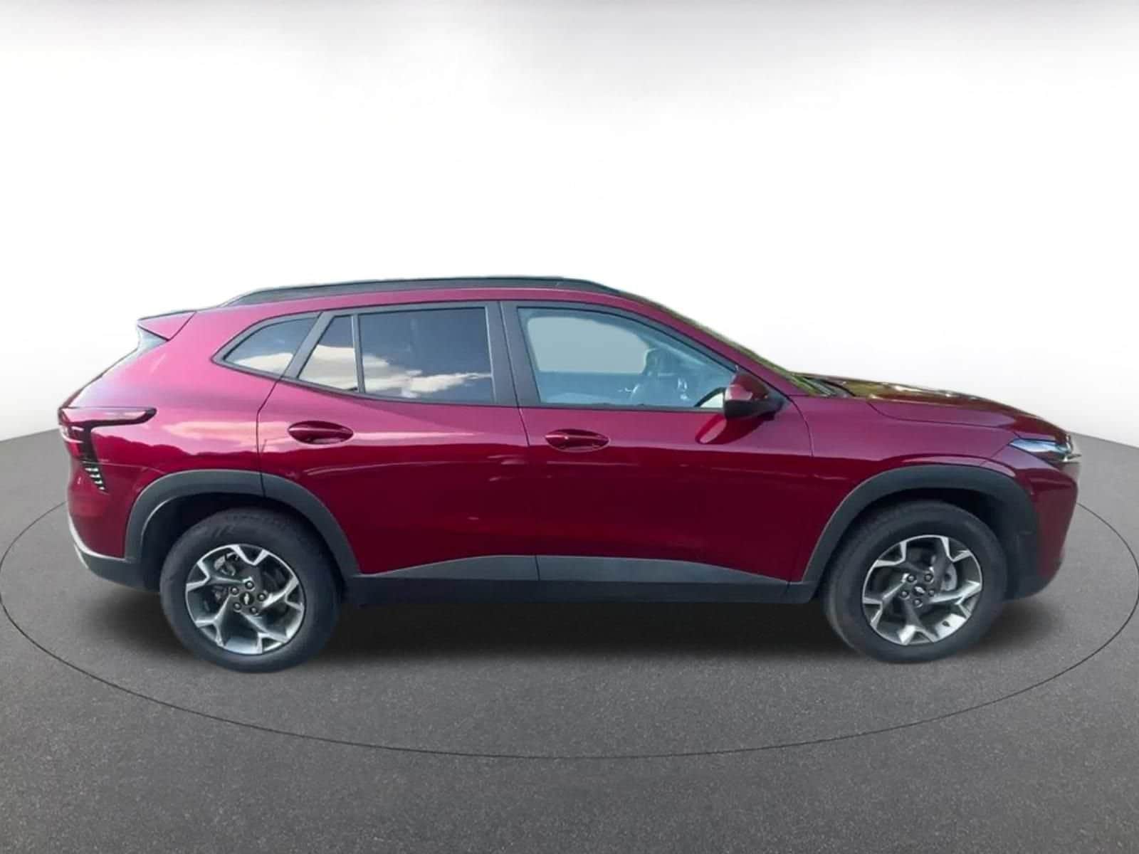 Thumbnail: 2025 Chevrolet Trax - 15