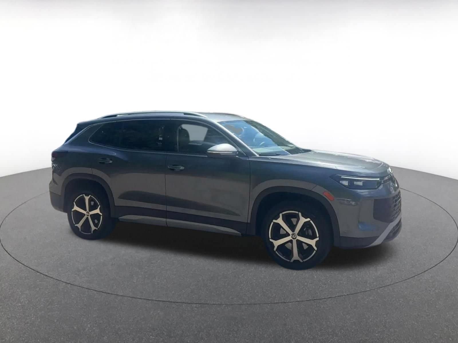Thumbnail: 2026 Volkswagen Tiguan - 2