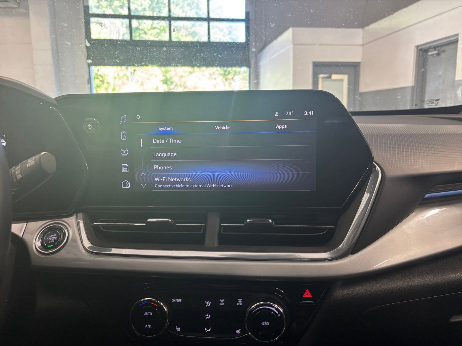 Thumbnail: 2024 Chevrolet Trax - 18