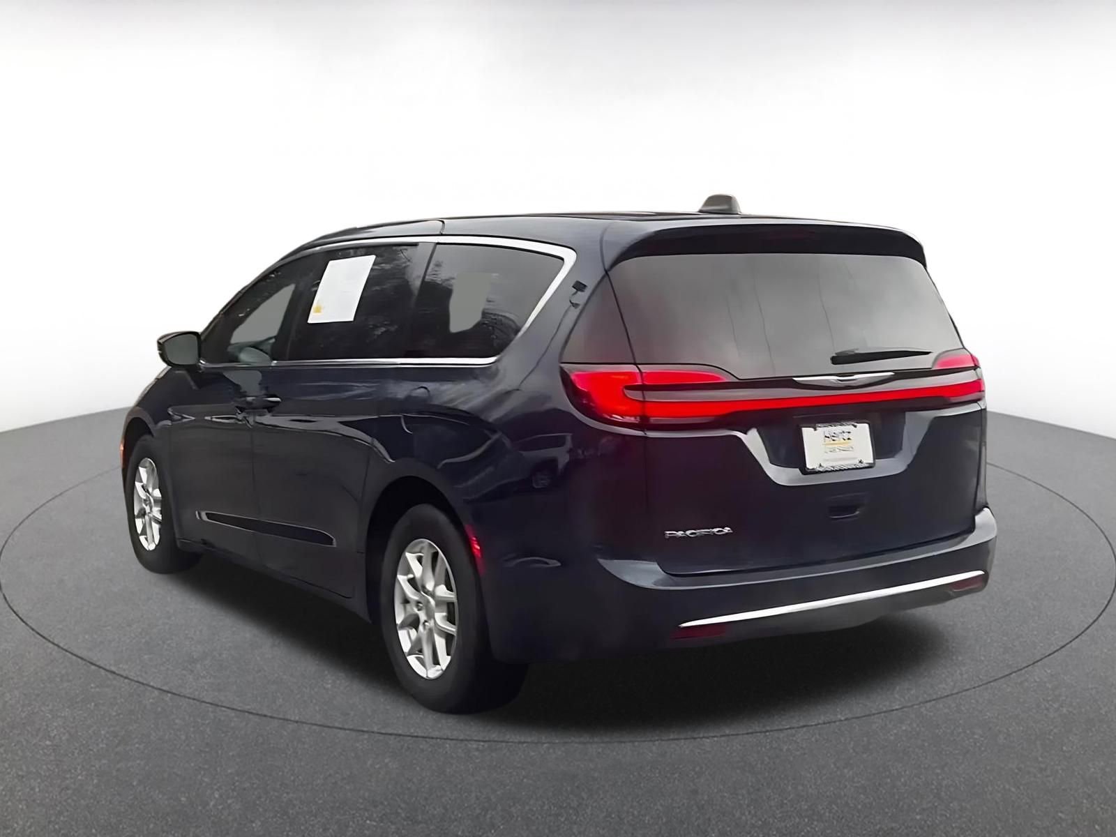 Thumbnail: 2025 Chrysler Pacifica - 11