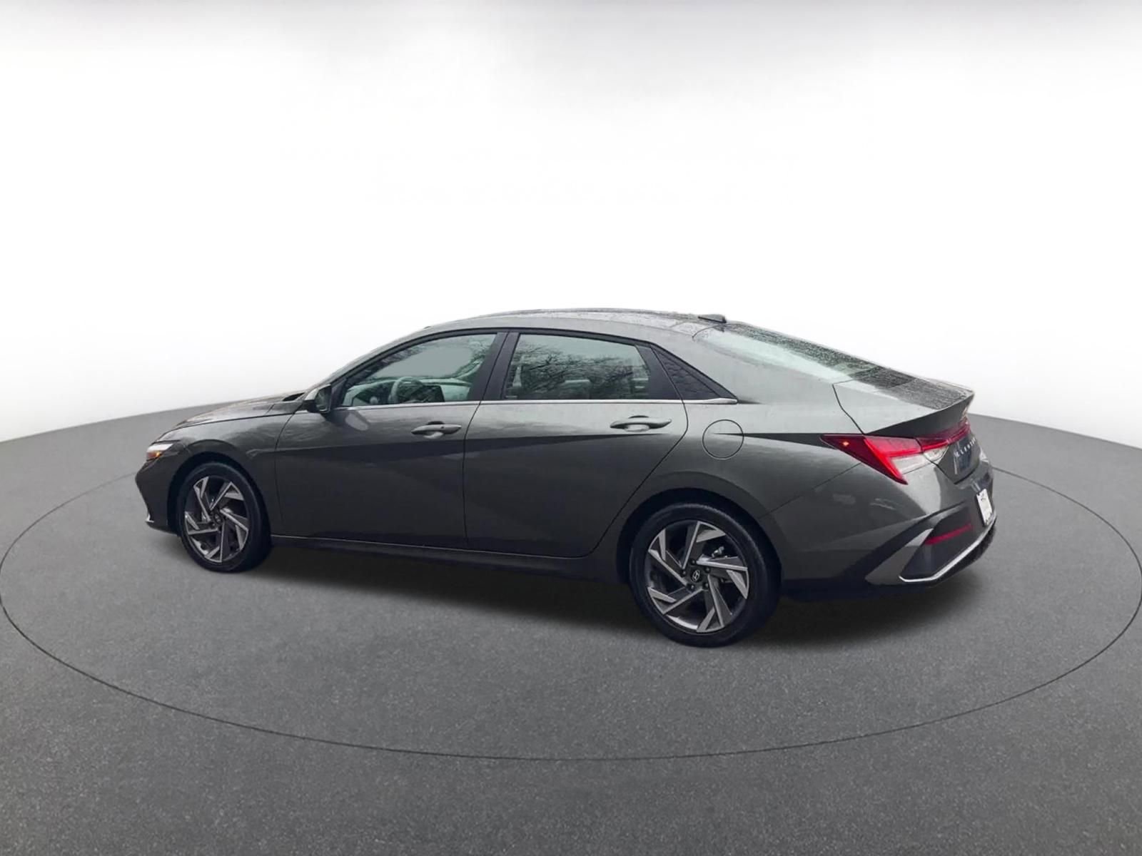 Thumbnail: 2025 Hyundai Elantra - 10