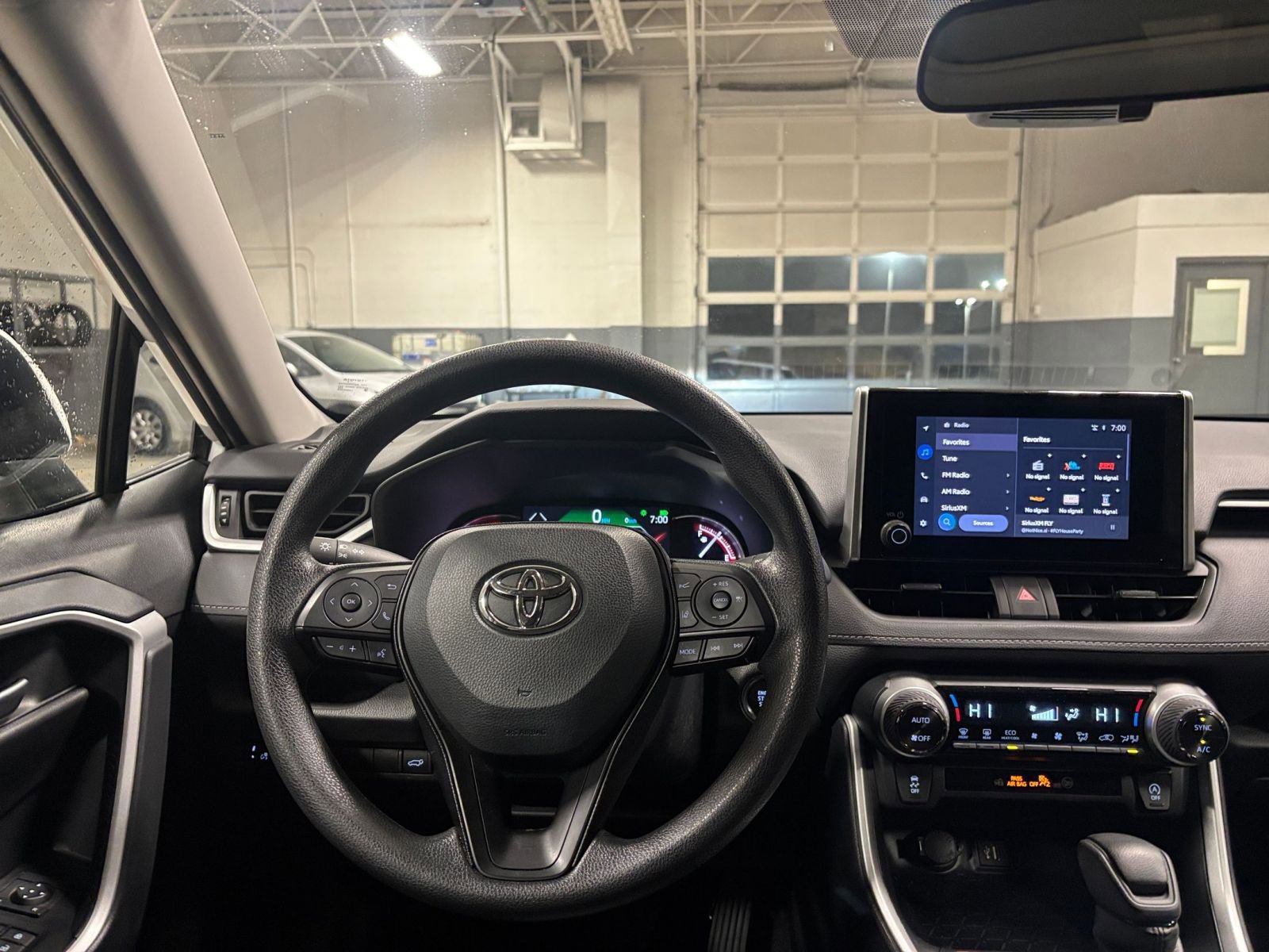 Thumbnail: 2025 Toyota RAV4 - 34