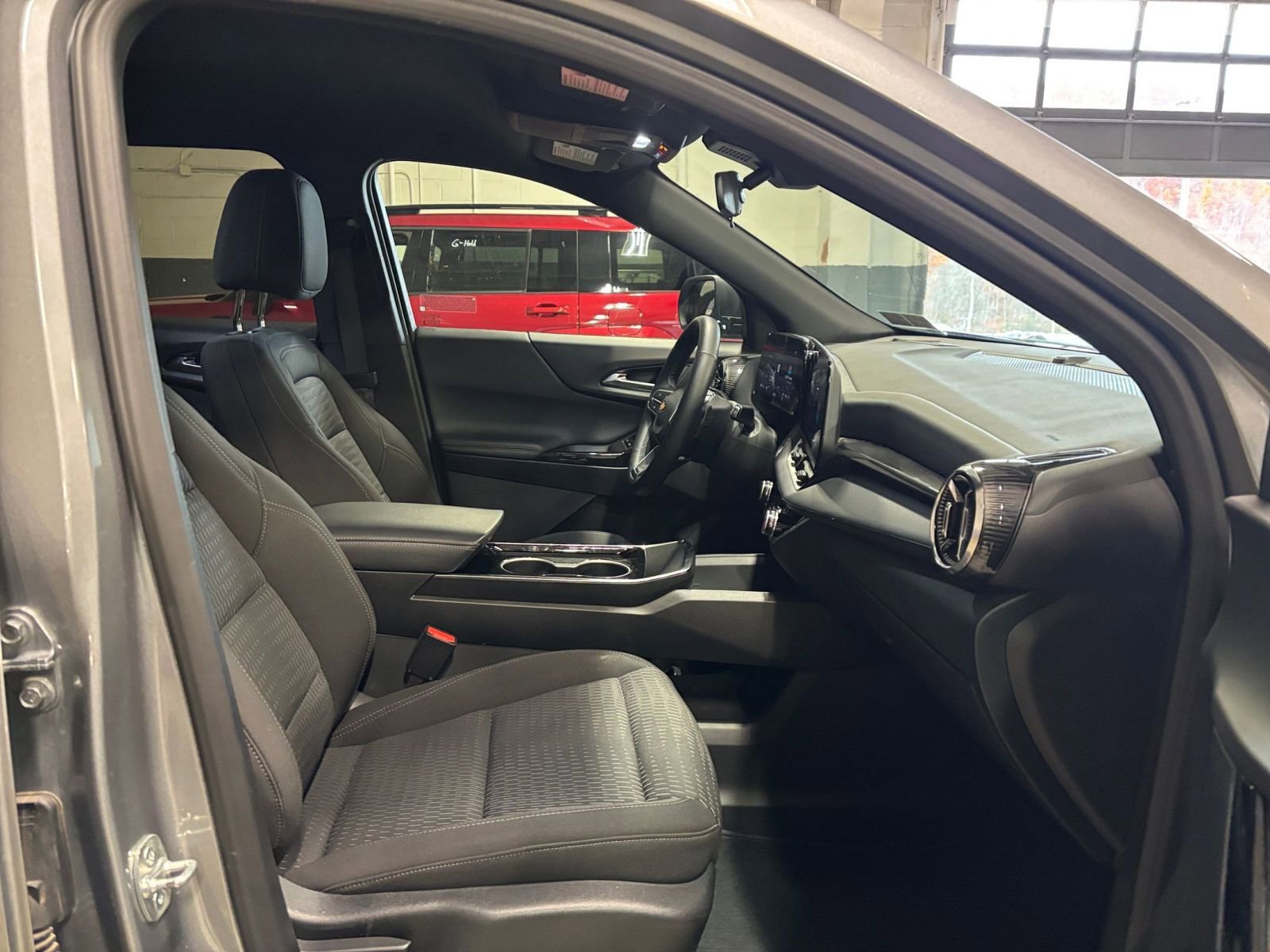 Thumbnail: 2025 Chevrolet Equinox - 25