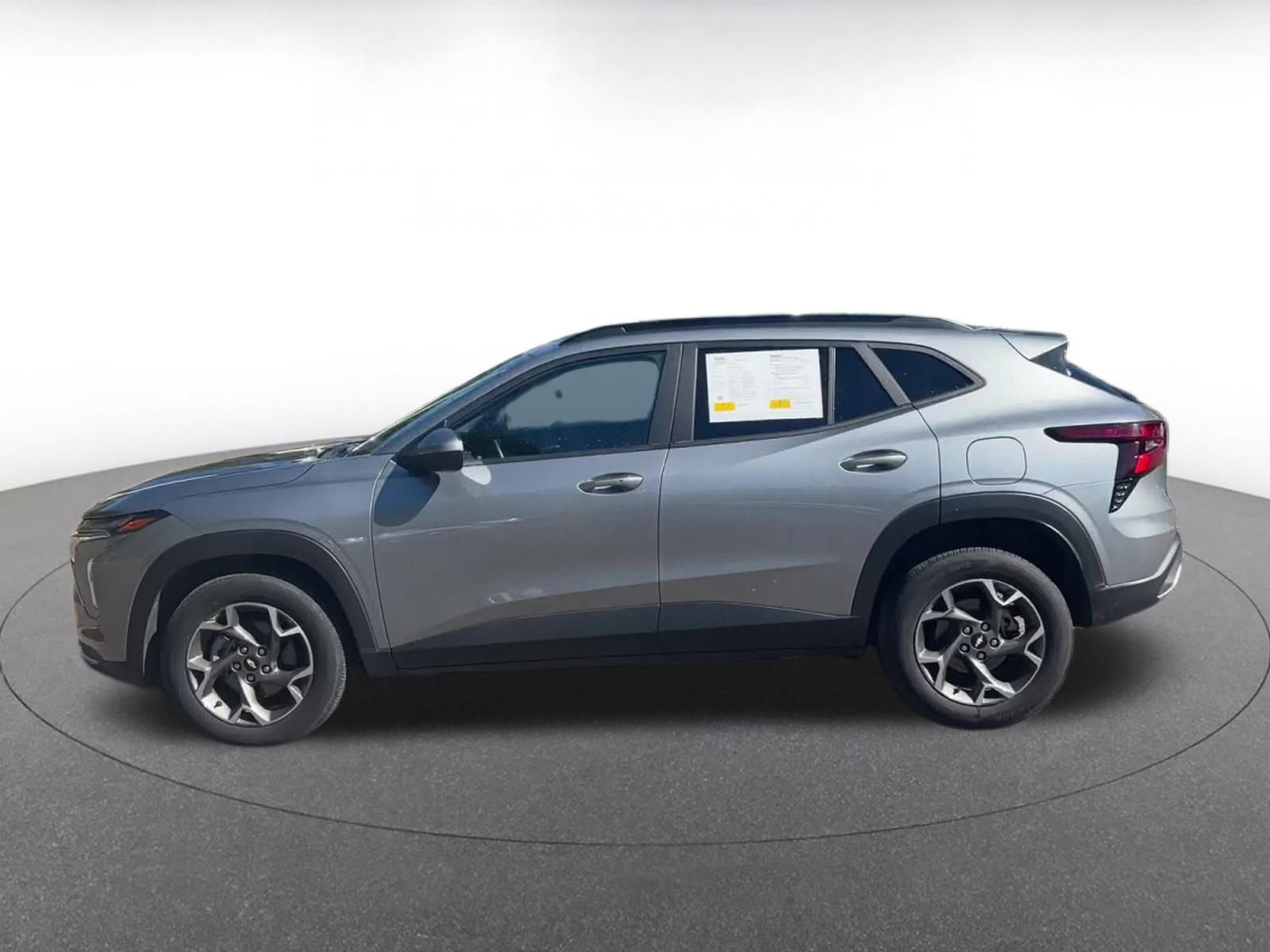Thumbnail: 2024 Chevrolet Trax - 9