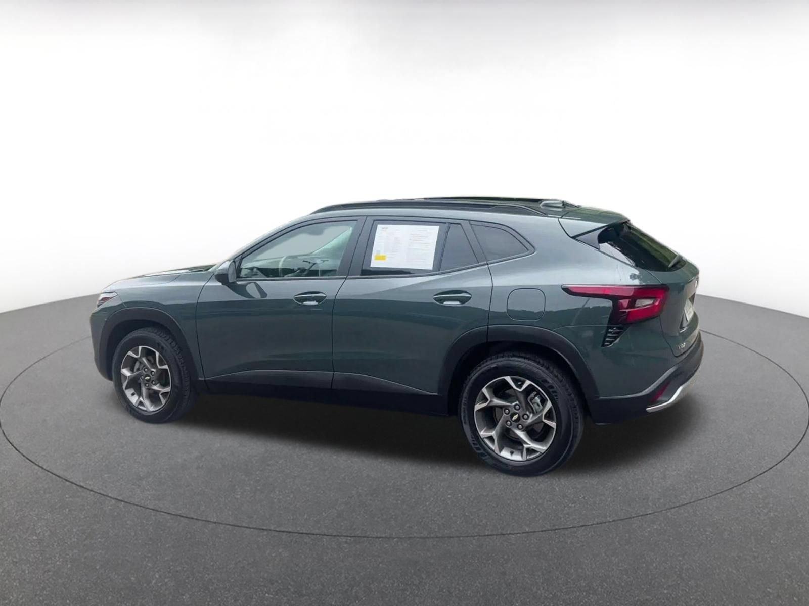 Thumbnail: 2025 Chevrolet Trax - 9
