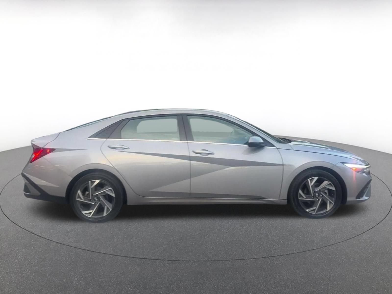 Thumbnail: 2025 Hyundai Elantra - 15