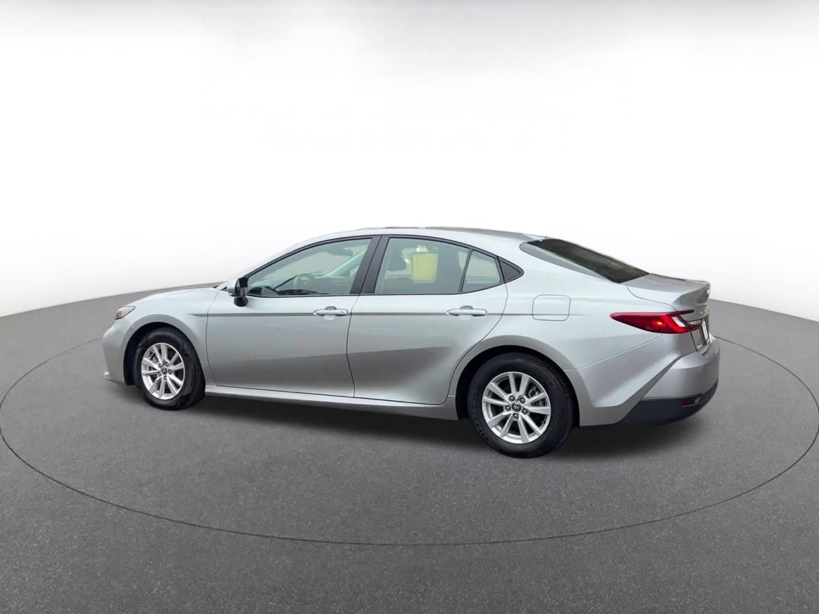 Thumbnail: 2025 Toyota Camry - 10