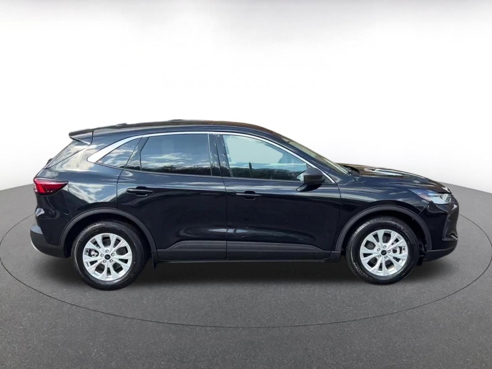 Thumbnail: 2024 Ford Escape - 16