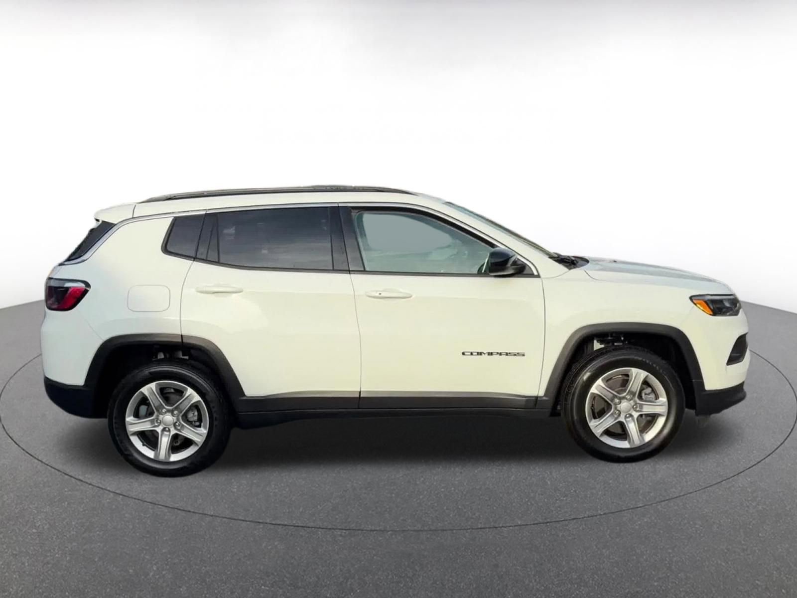Thumbnail: 2023 Jeep Compass - 16