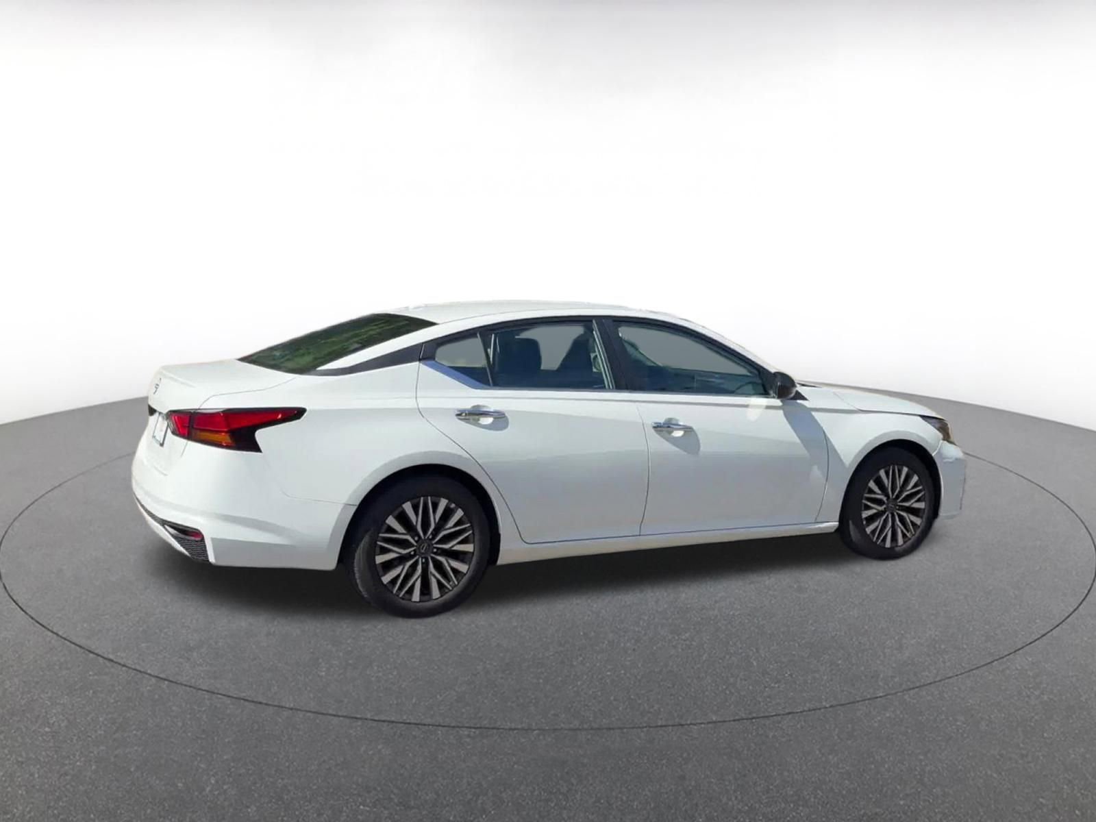 Thumbnail: 2025 Nissan Altima - 15