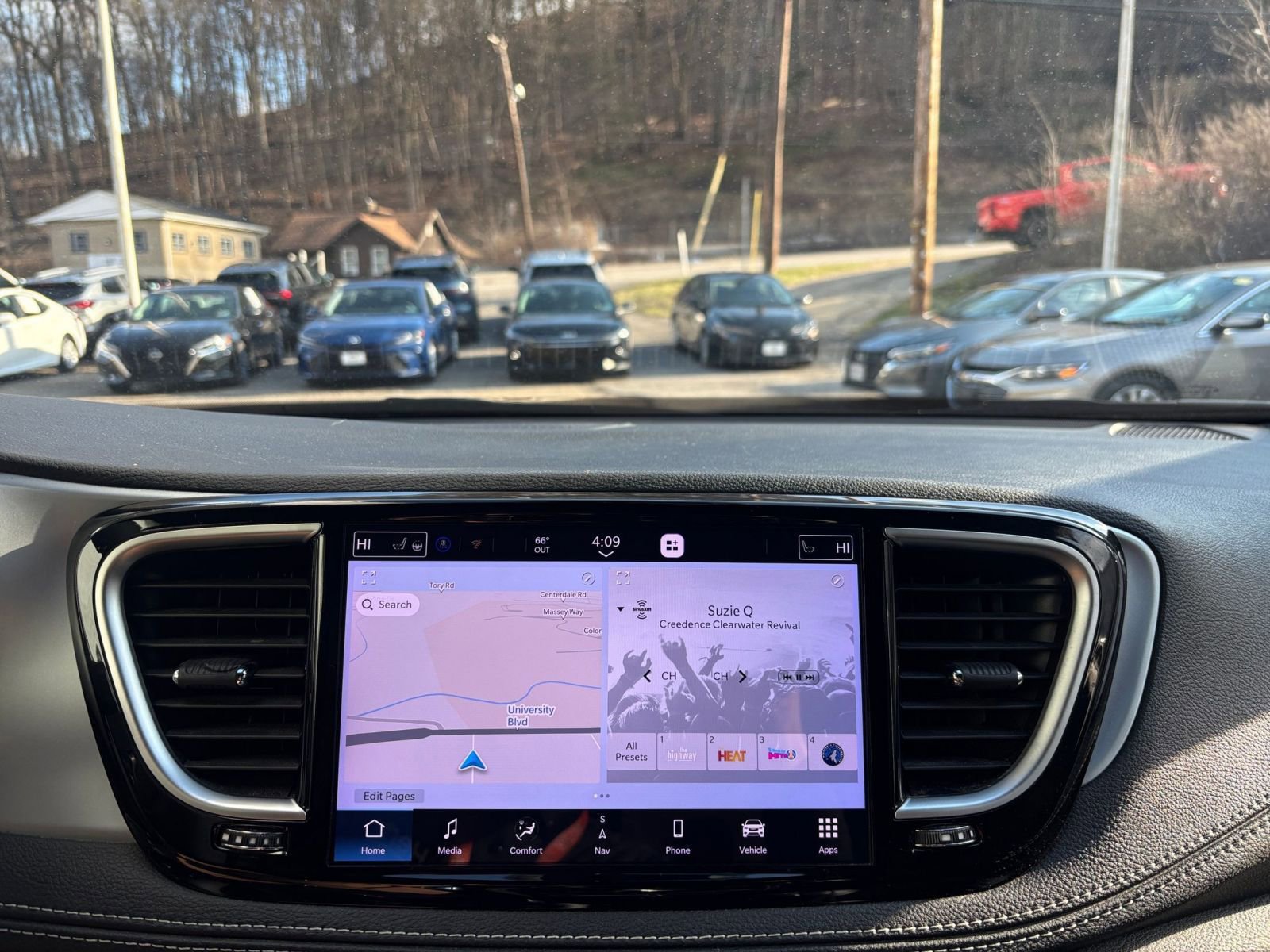 Thumbnail: 2025 Chrysler Pacifica - 20