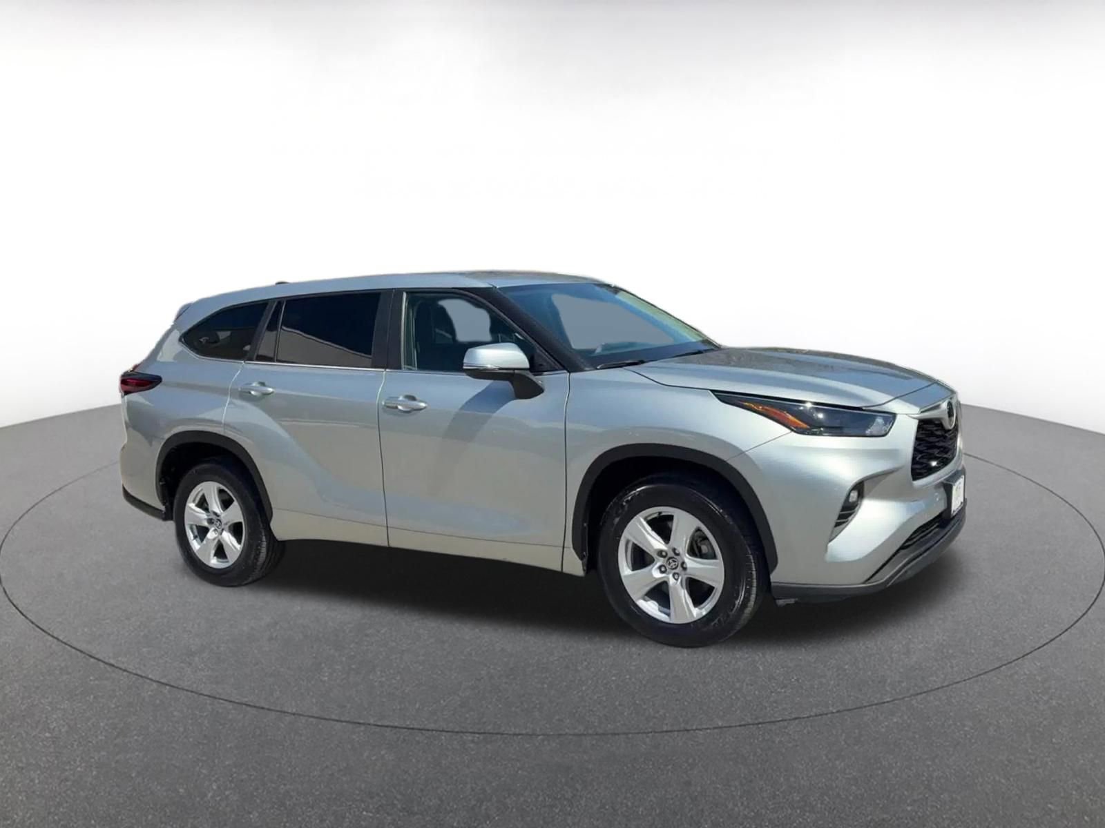 Thumbnail: 2025 Toyota Highlander - 2