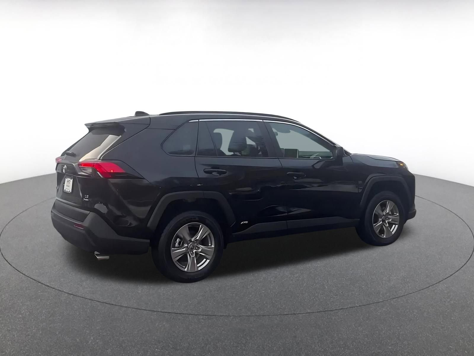 Thumbnail: 2025 Toyota RAV4 - 15