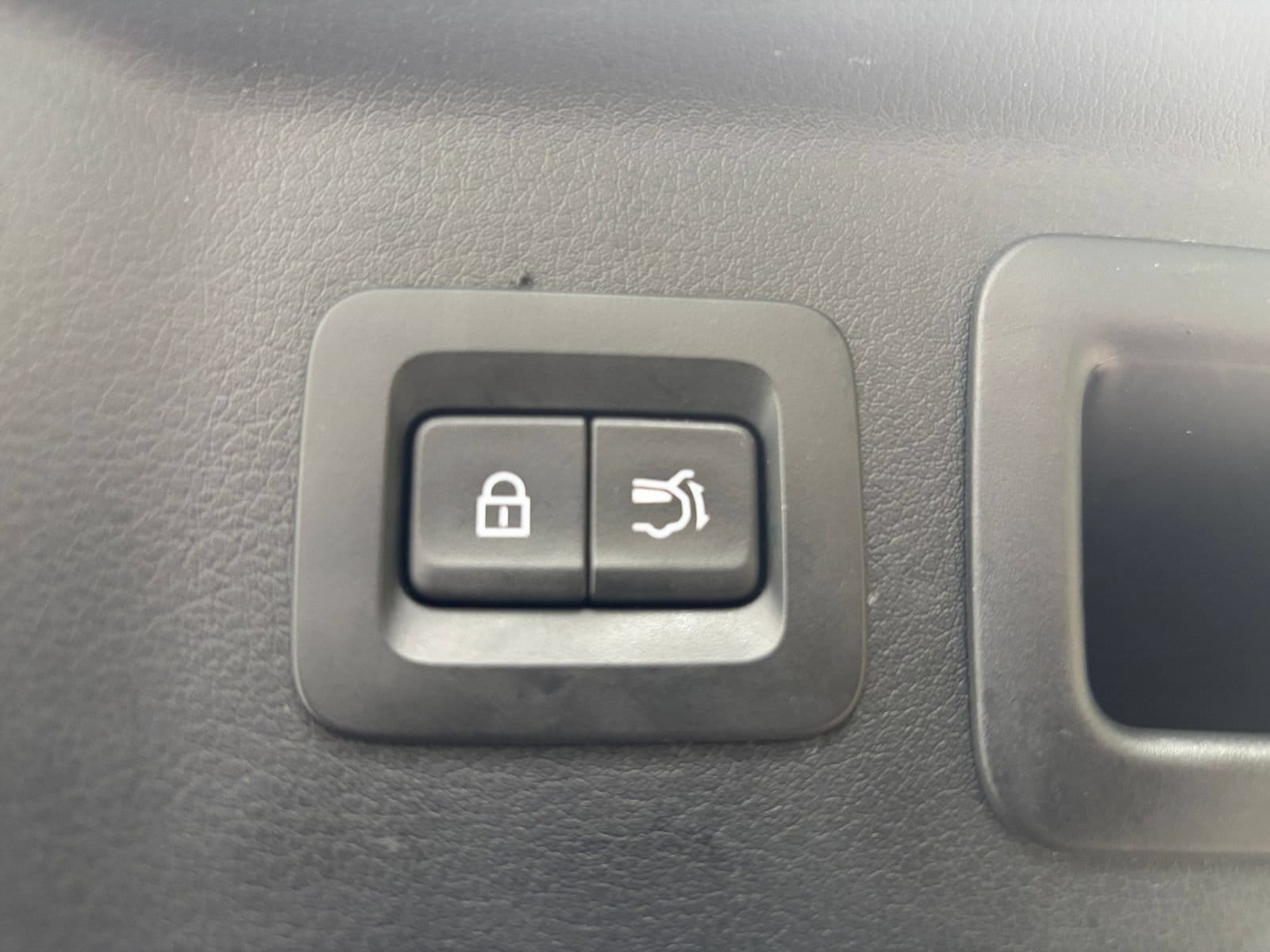 2025 Mazda CX-70 Preferred Package - Photo 24
