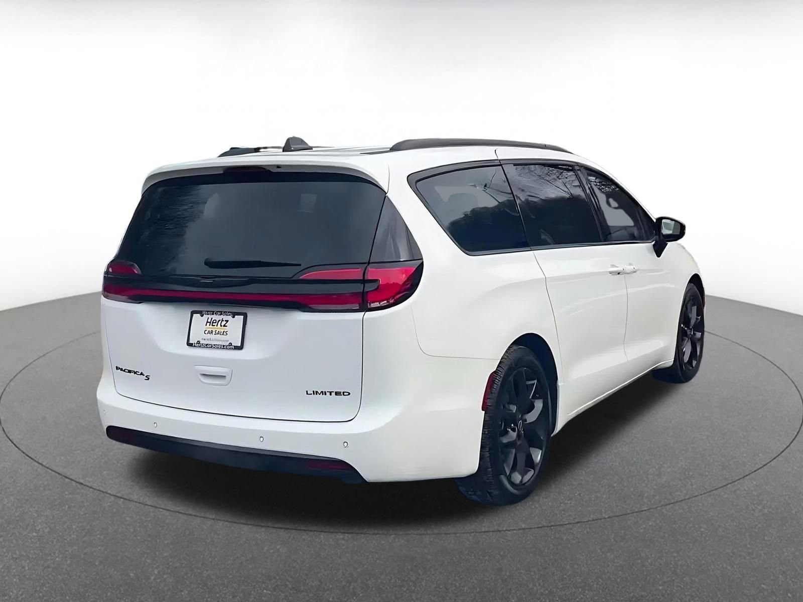 Thumbnail: 2025 Chrysler Pacifica - 14