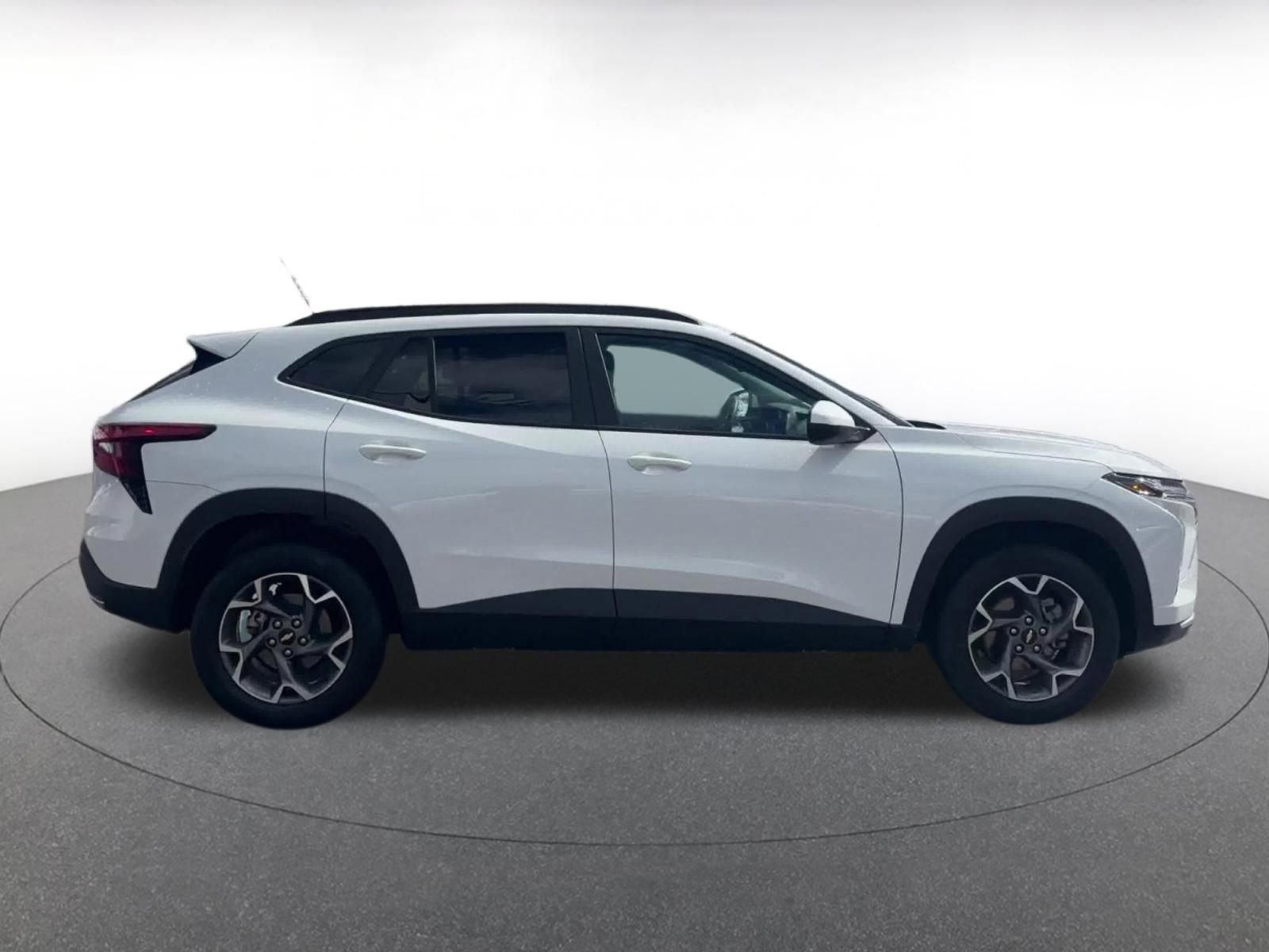 Thumbnail: 2025 Chevrolet Trax - 16