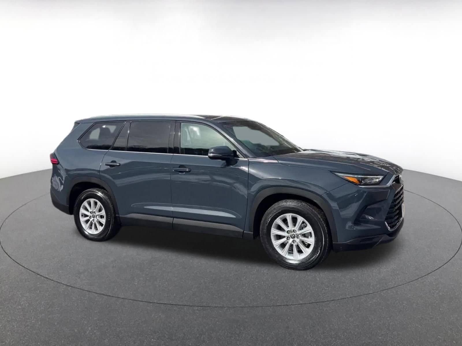 Thumbnail: 2025 Toyota Grand Highlander - 2