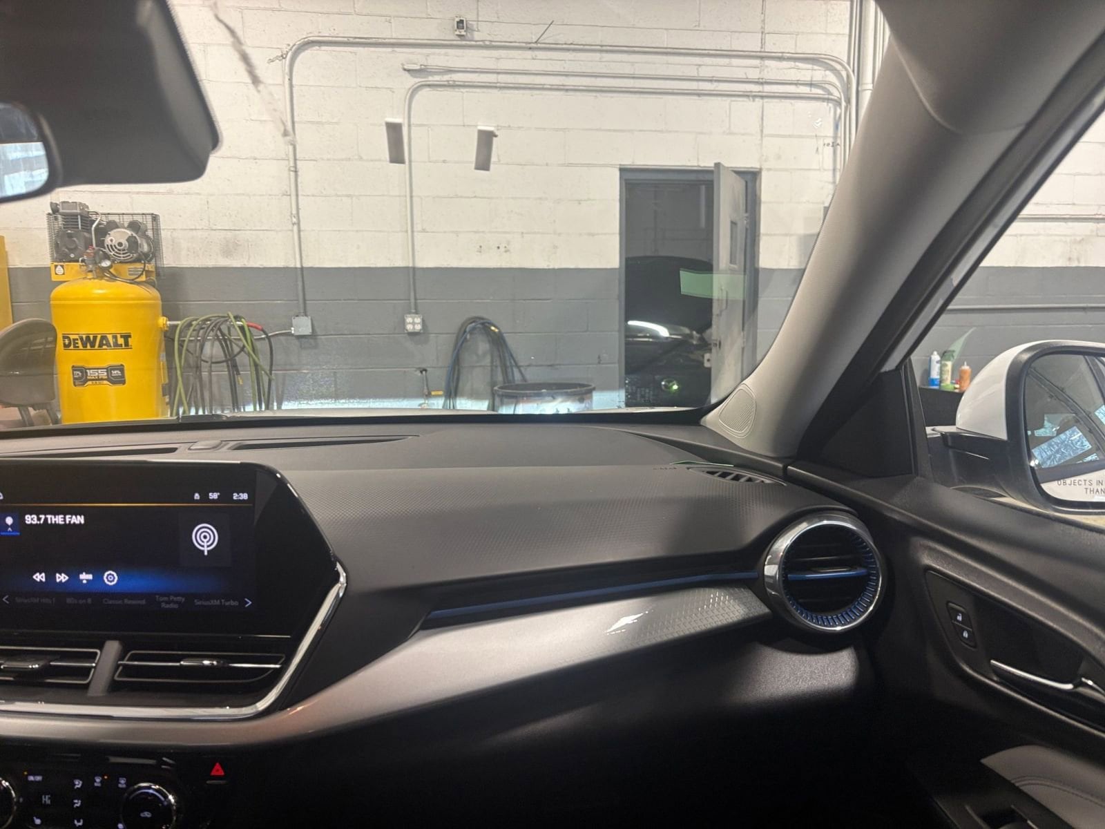 Thumbnail: 2025 Chevrolet Trax - 34