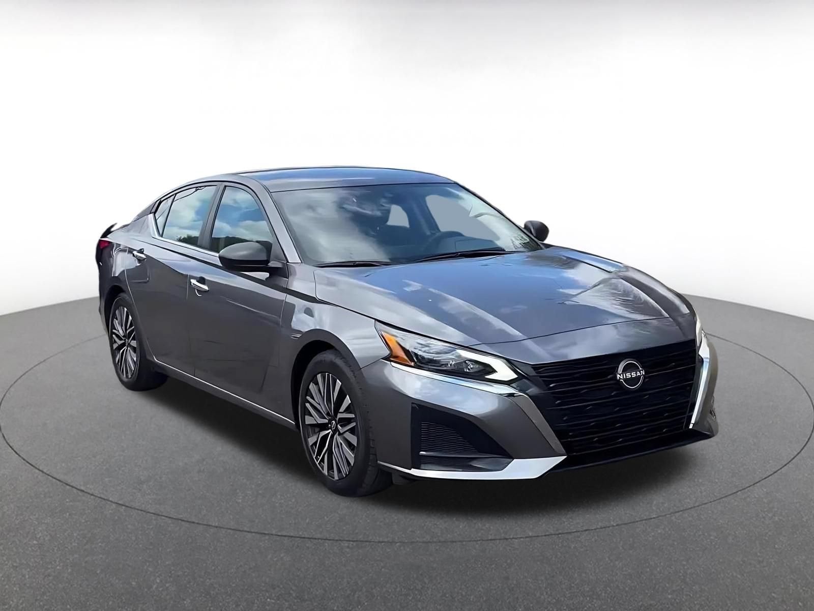 Thumbnail: 2025 Nissan Altima - 3