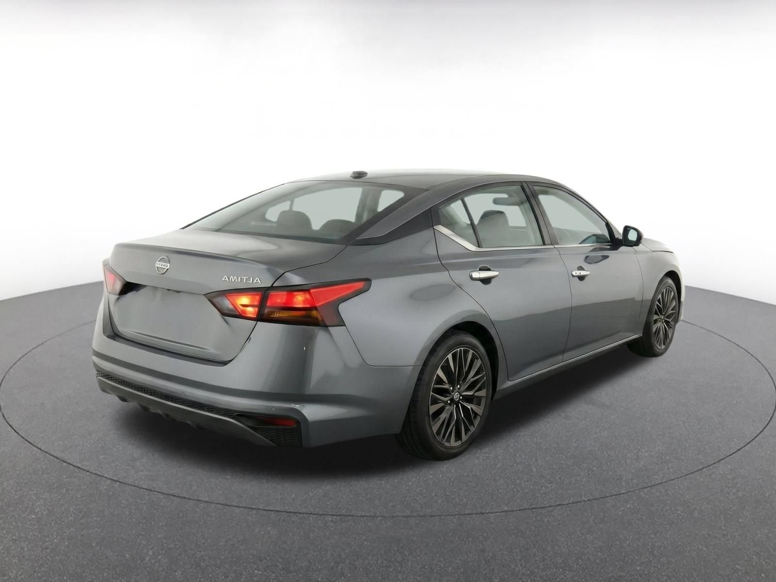 Thumbnail: 2025 Nissan Altima - 9