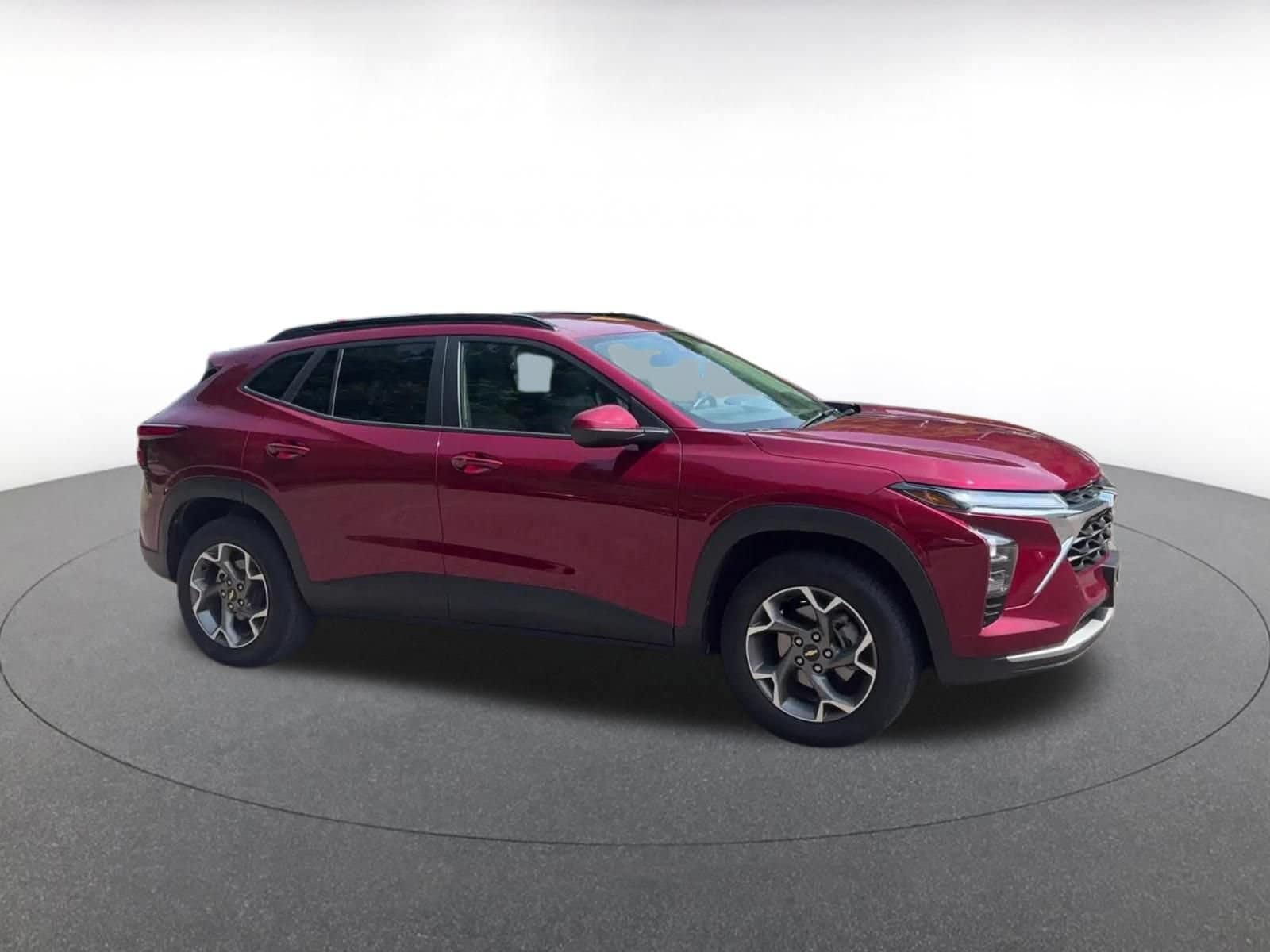 Thumbnail: 2025 Chevrolet Trax - 2