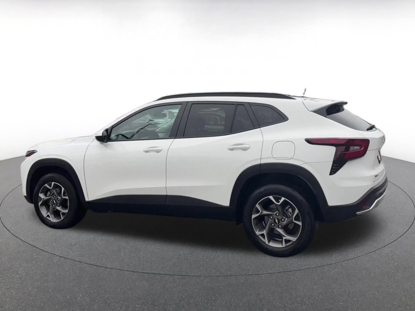 Thumbnail: 2025 Chevrolet Trax - 10