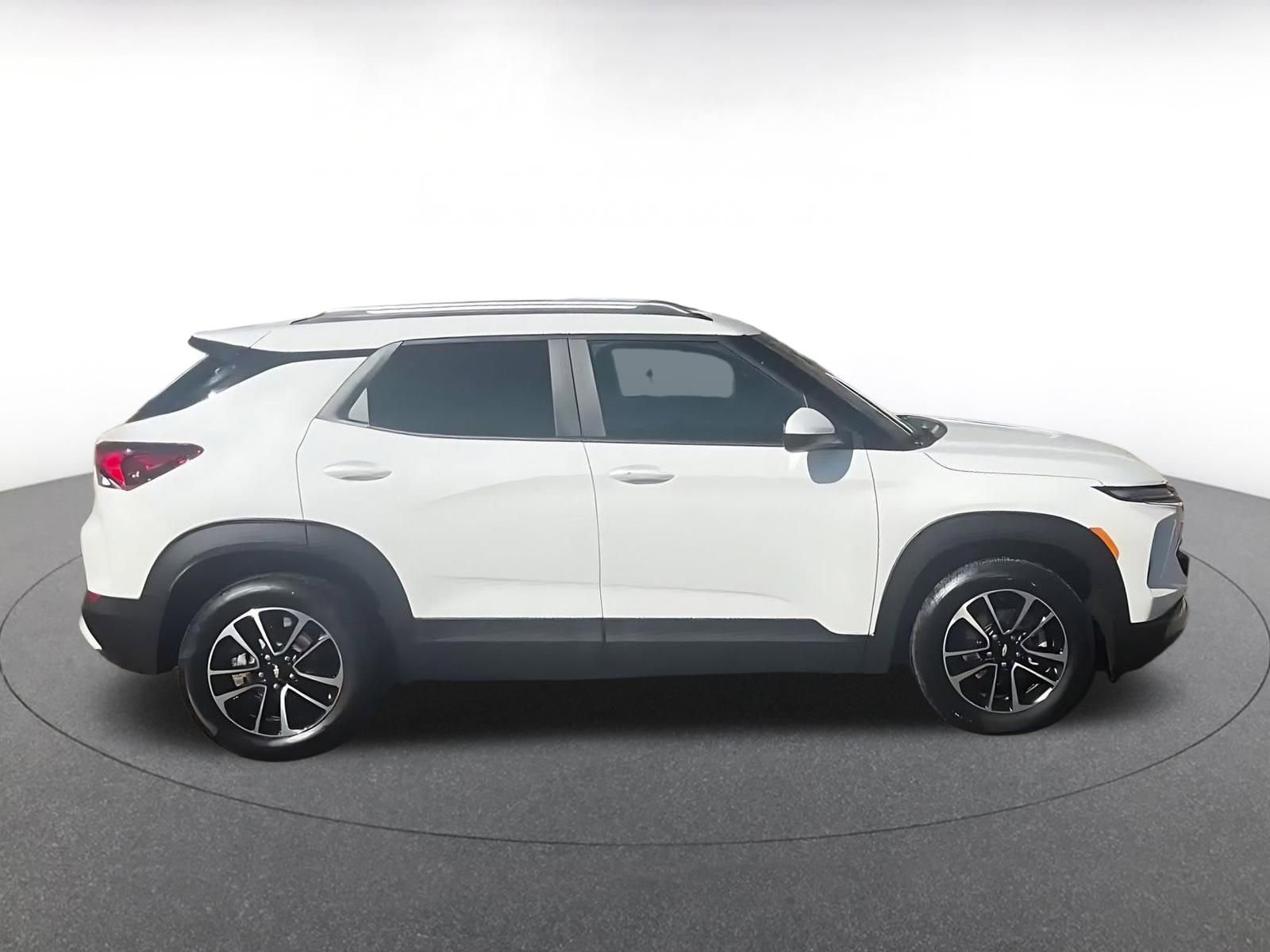 Thumbnail: 2025 Chevrolet TrailBlazer - 16