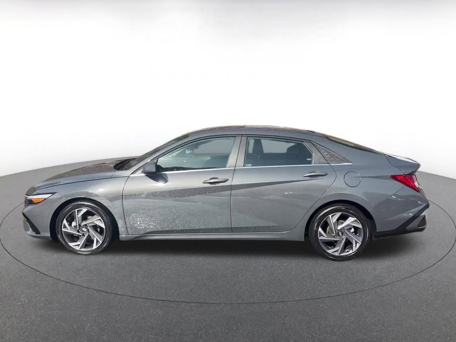 Thumbnail: 2025 Hyundai Elantra - 9