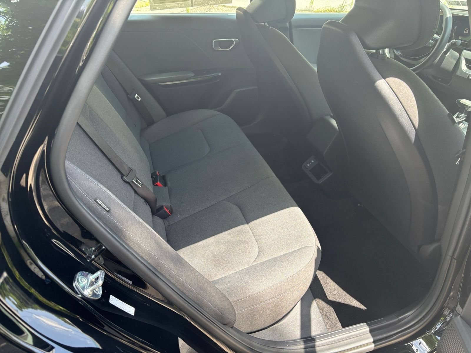 2025 Kia K4 LXS - Photo 37