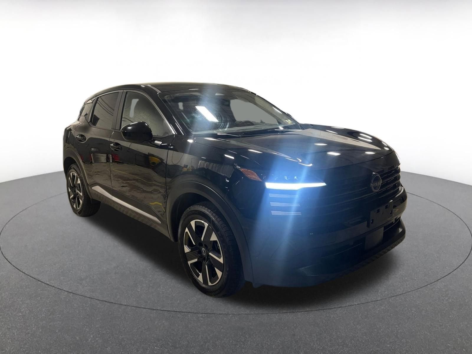 Thumbnail: 2025 Nissan Kicks - 1