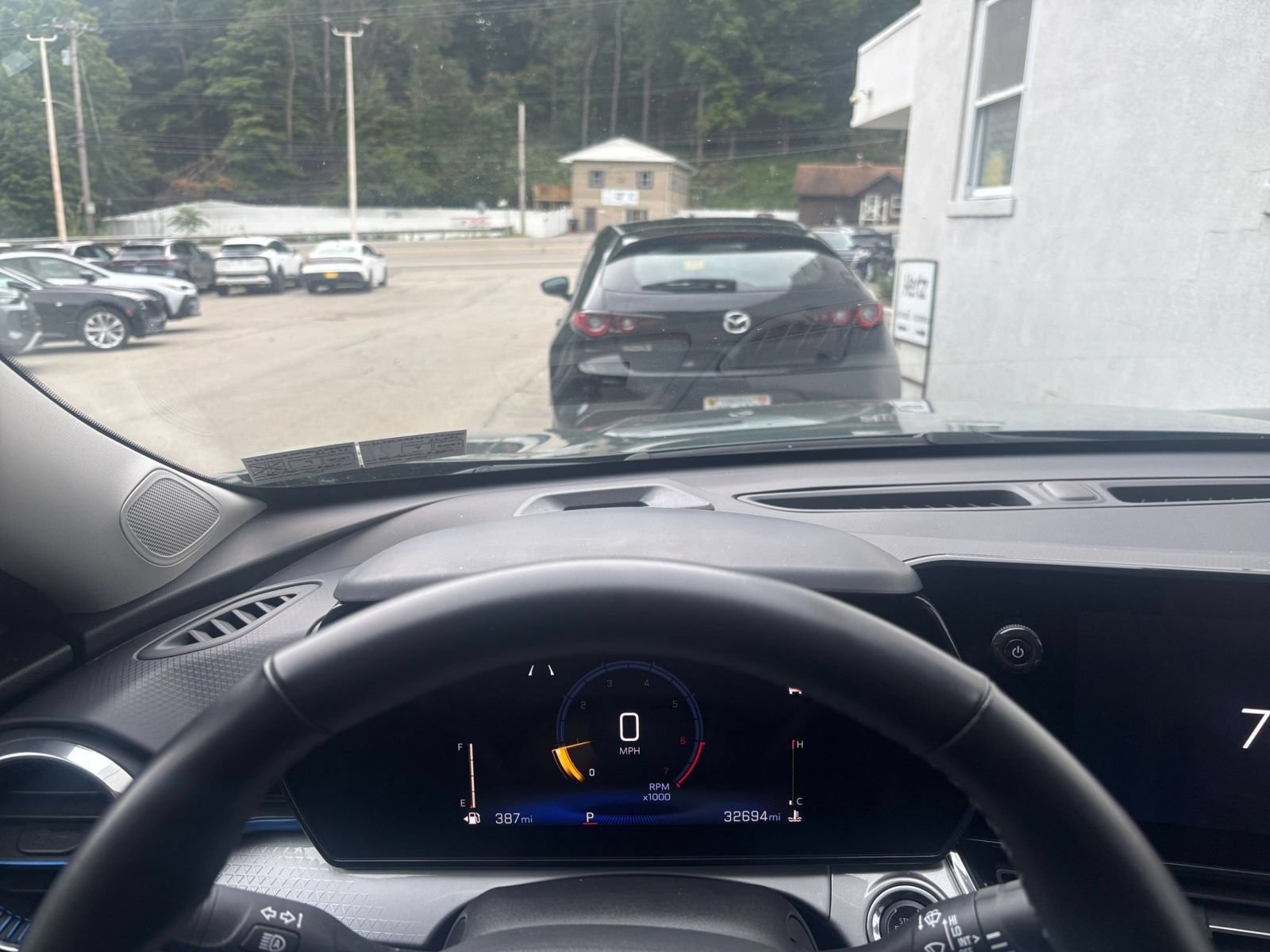 Thumbnail: 2025 Chevrolet Trax - 32