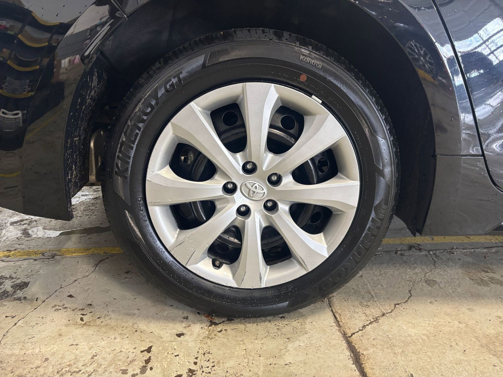 Thumbnail: 2025 Toyota Corolla - 29