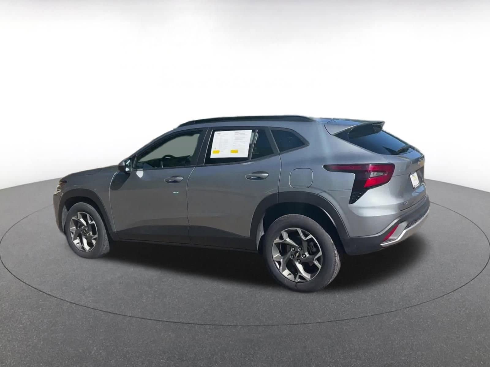 Thumbnail: 2024 Chevrolet Trax - 10
