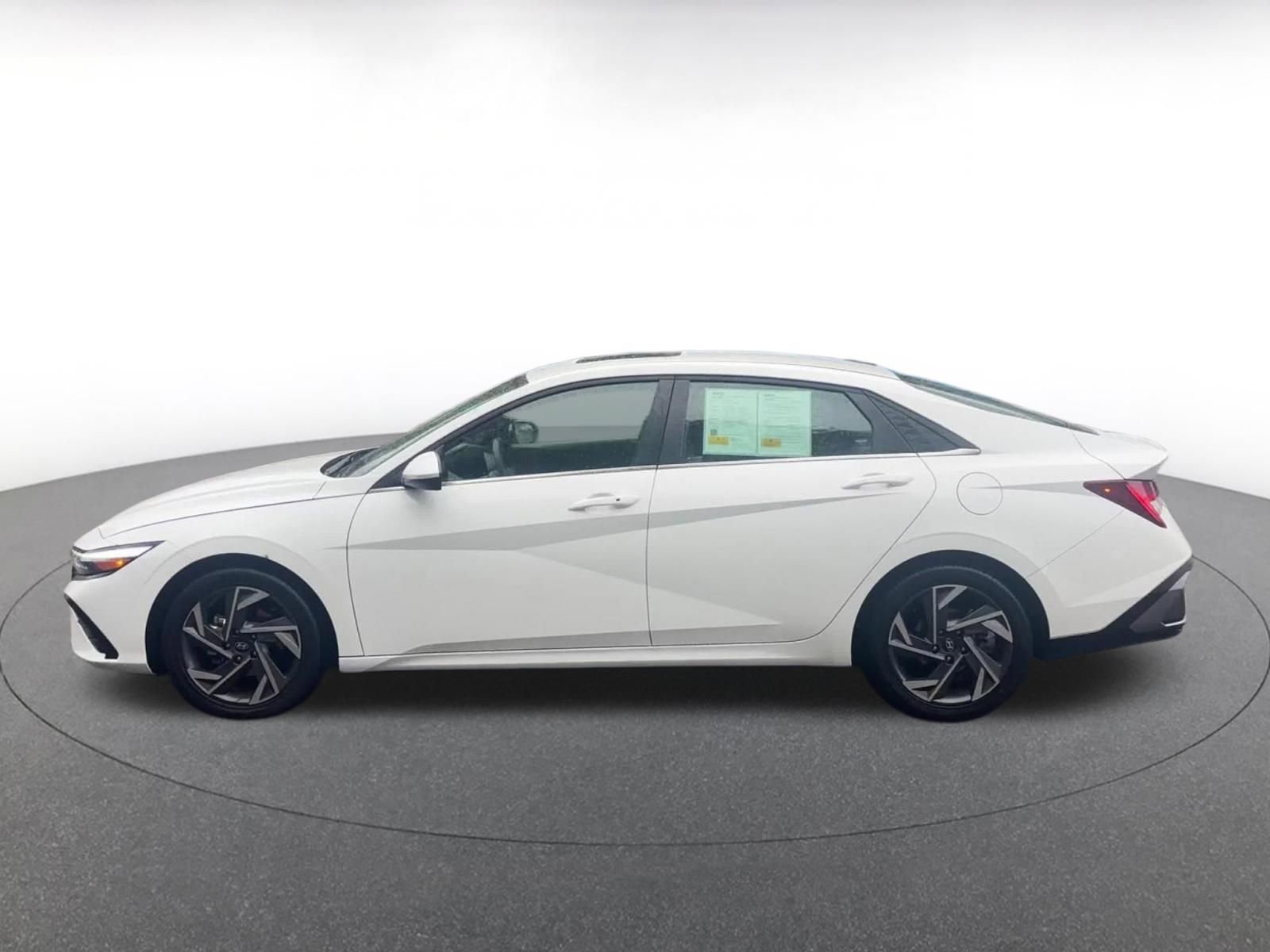 Thumbnail: 2025 Hyundai Elantra - 9