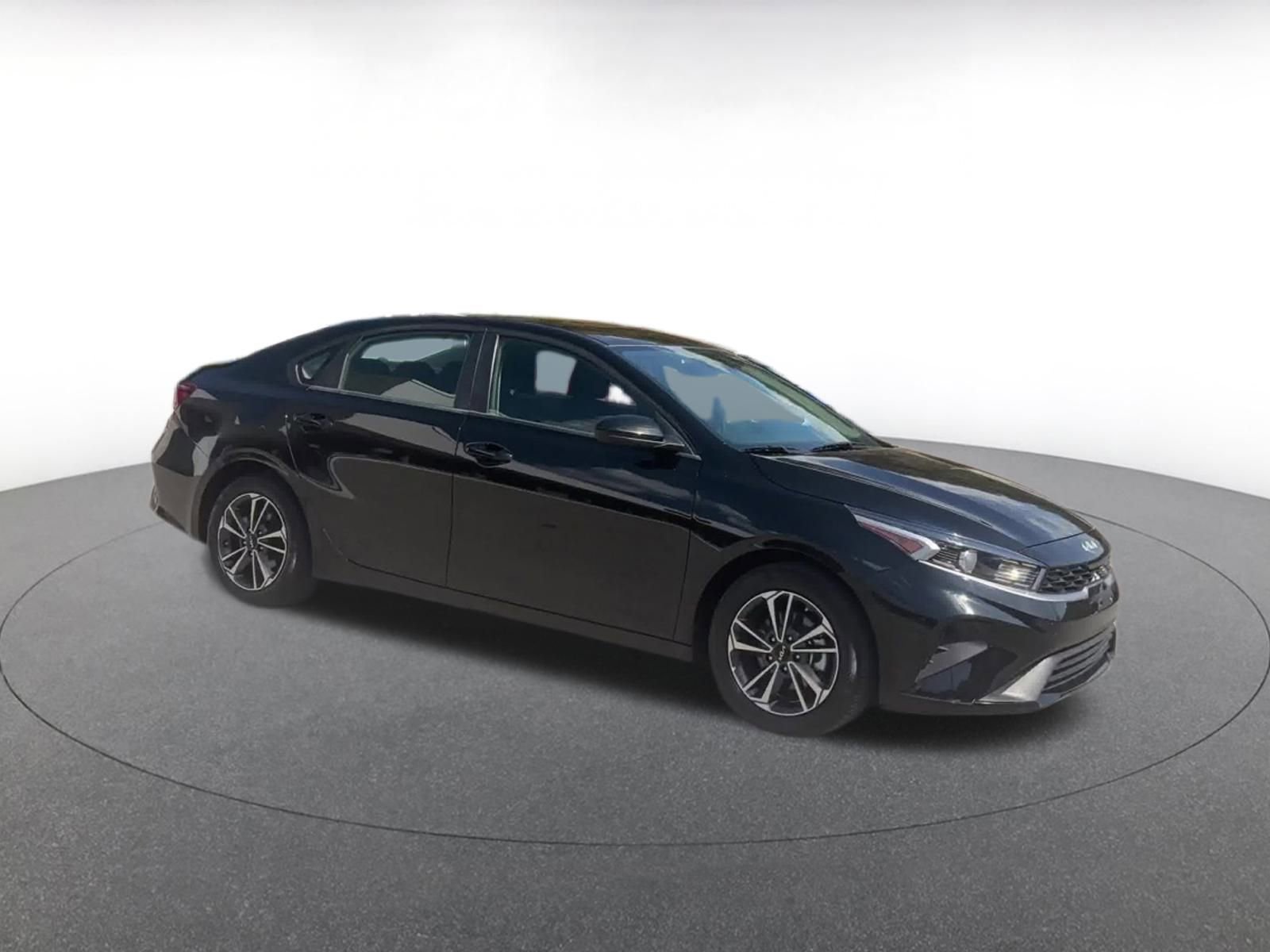 Thumbnail: 2024 Kia Forte - 2