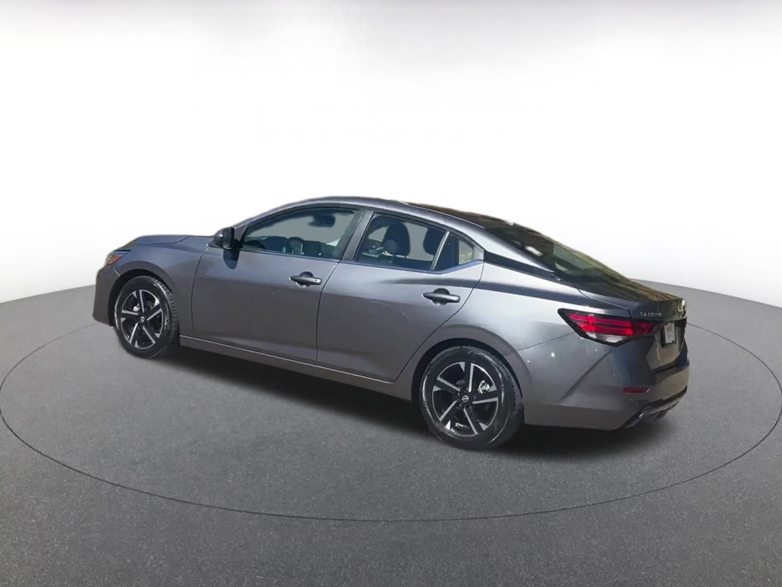 Thumbnail: 2024 Nissan Sentra - 10