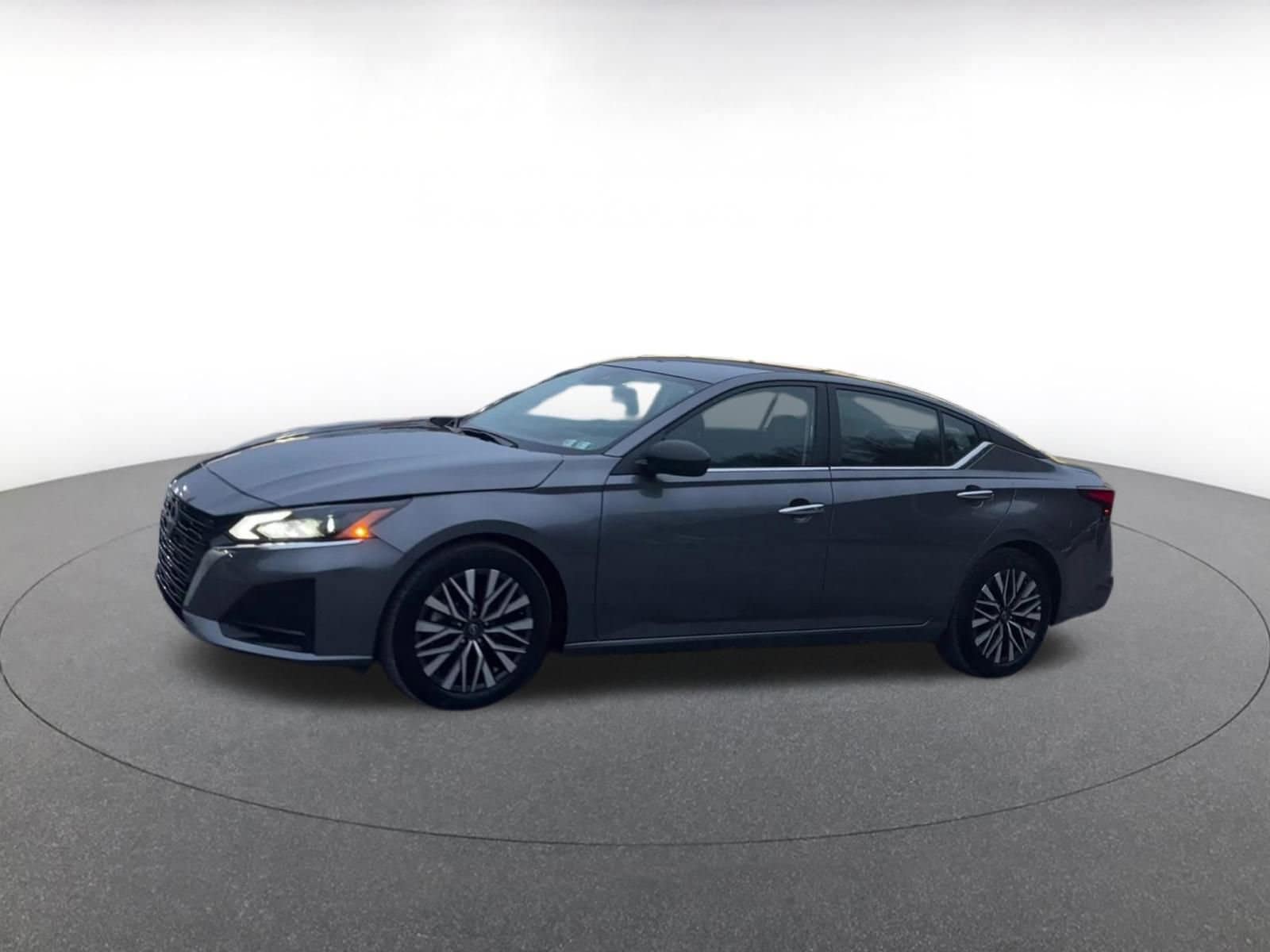 Thumbnail: 2025 Nissan Altima - 8