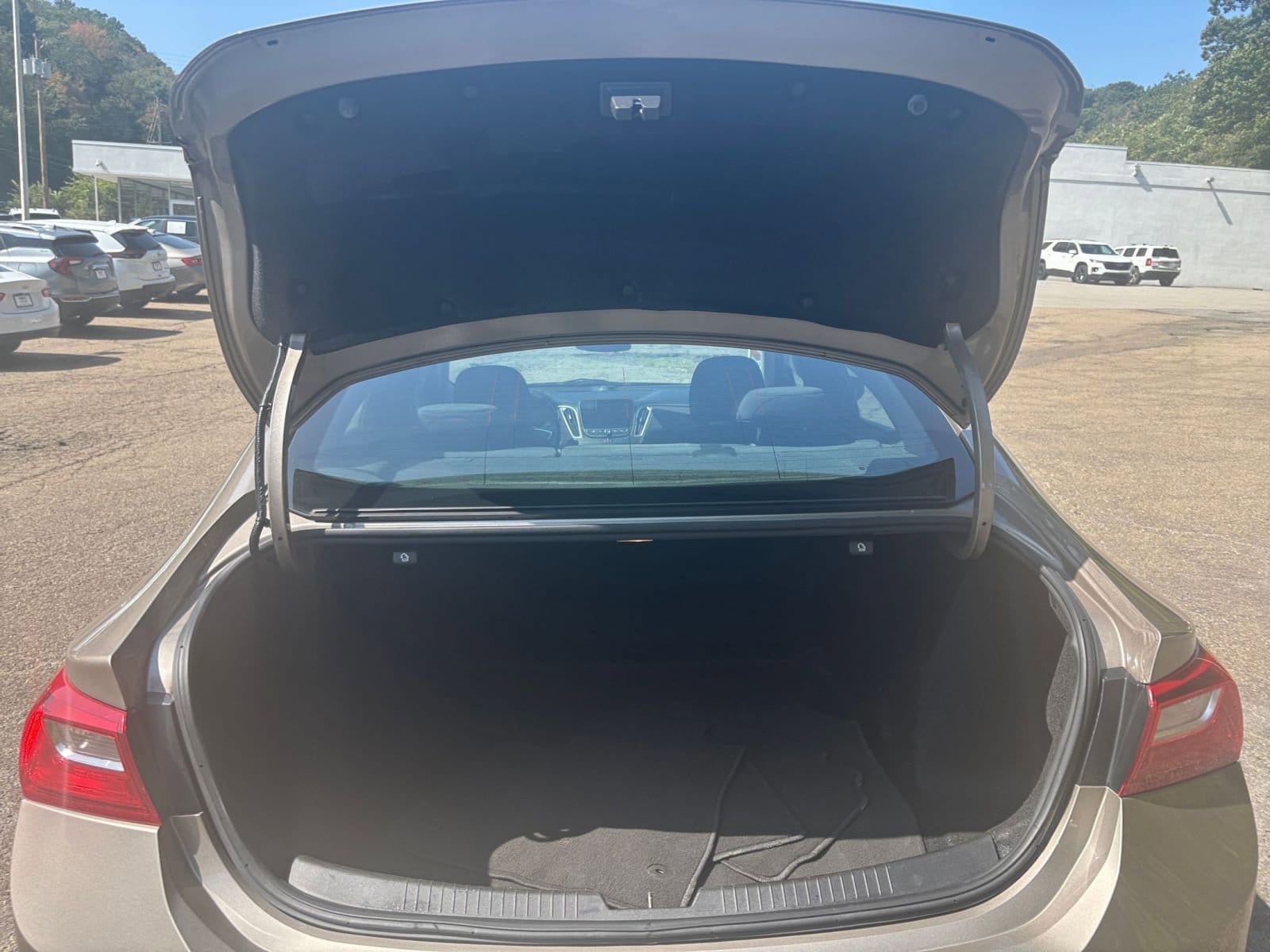 Thumbnail: 2023 Chevrolet Malibu - 31