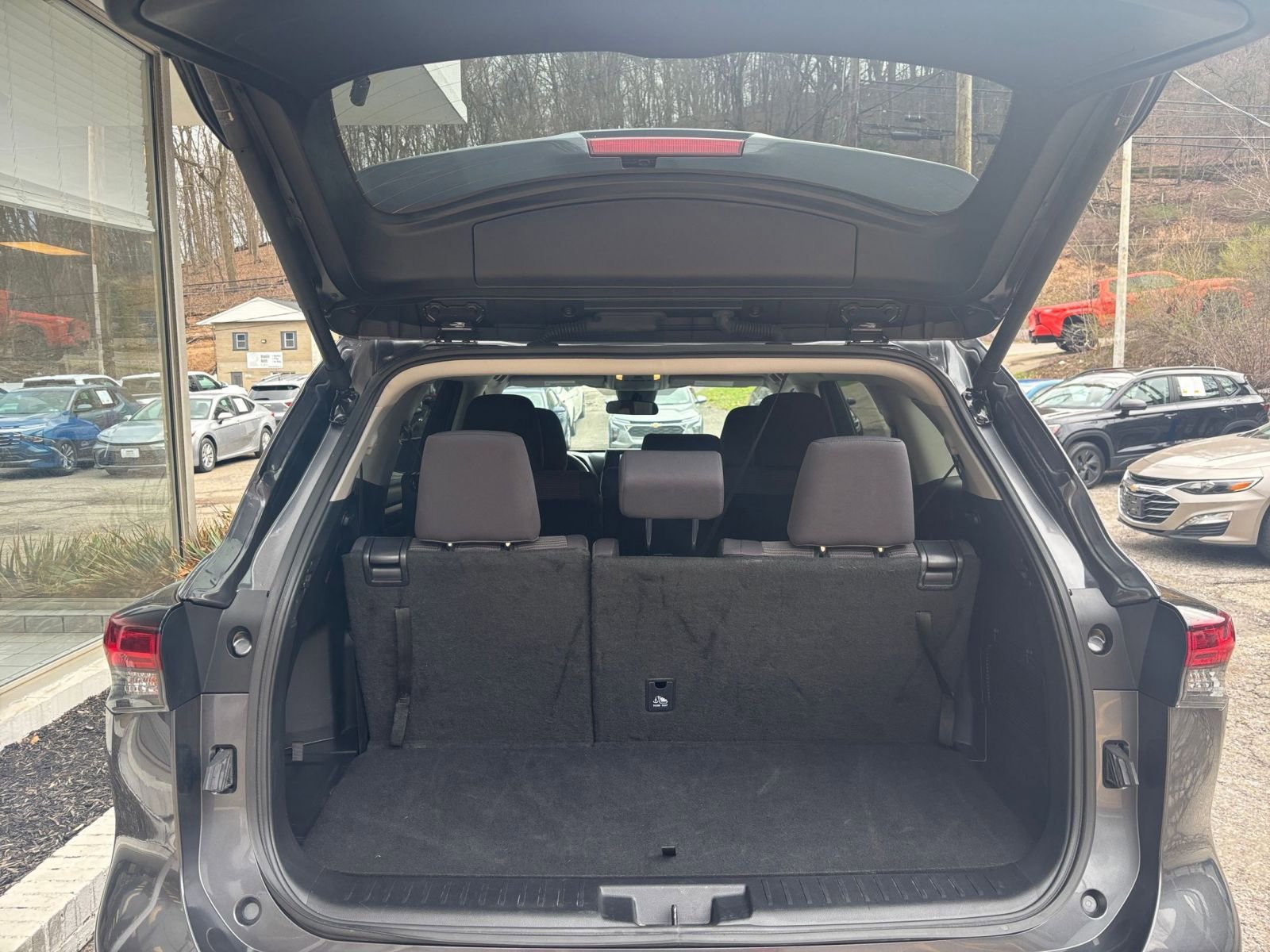 Thumbnail: 2025 Toyota Highlander - 33